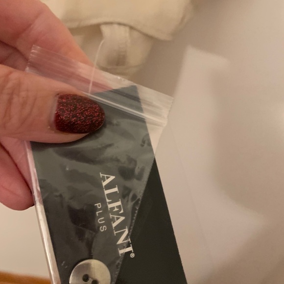 NWT Alfani pop art top beige 3x - Picture 8 of 10